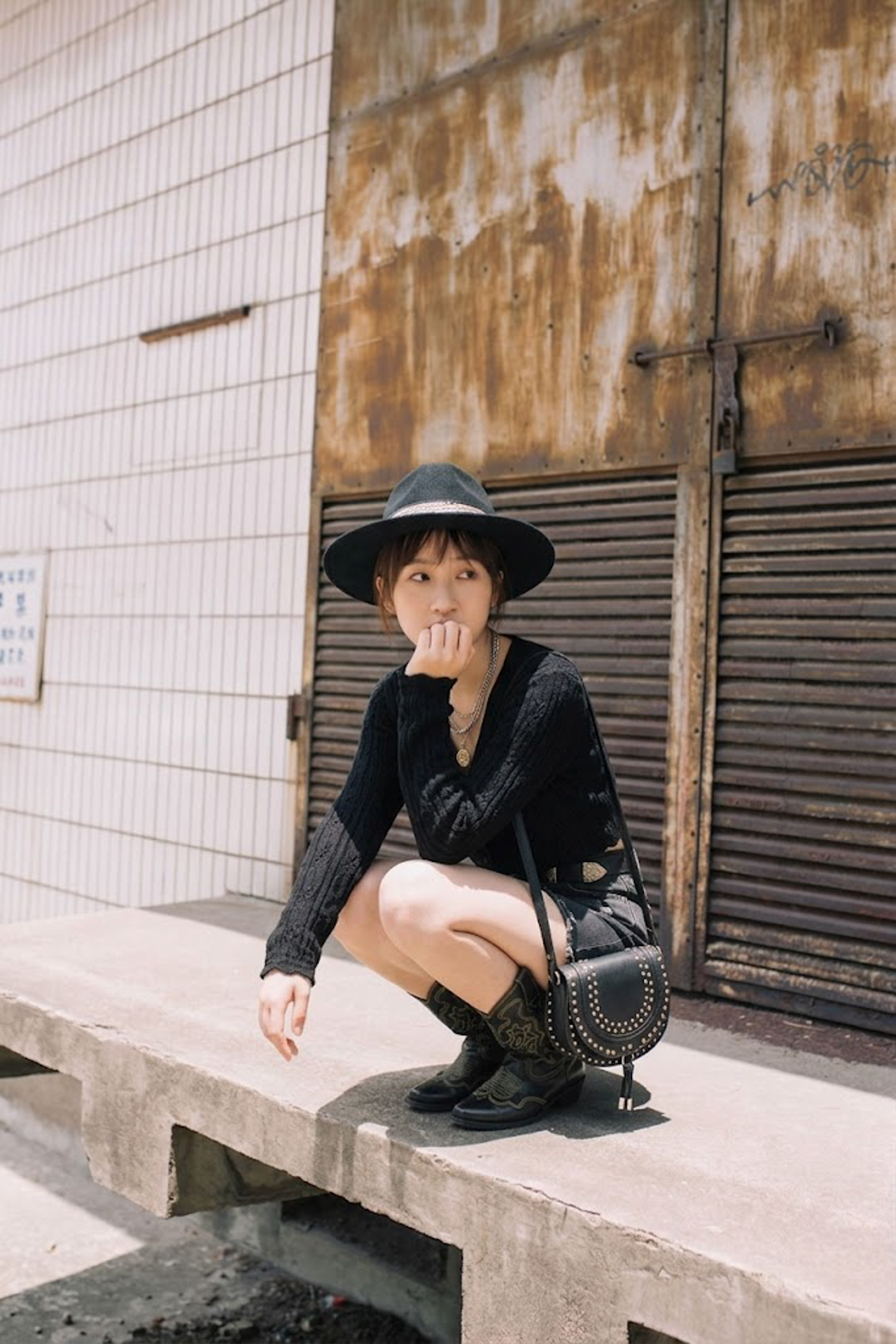 水洗抽鬚牛仔短褲