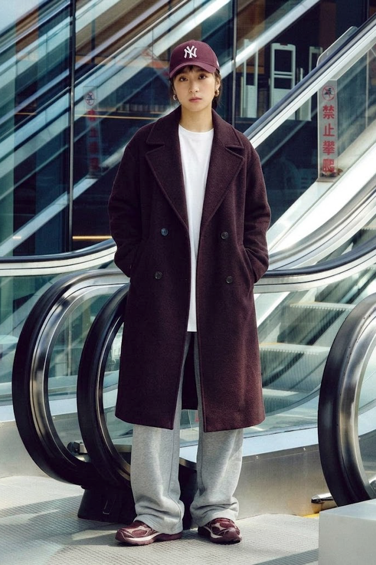 深酒紅雙排釦寬鬆羊毛大衣