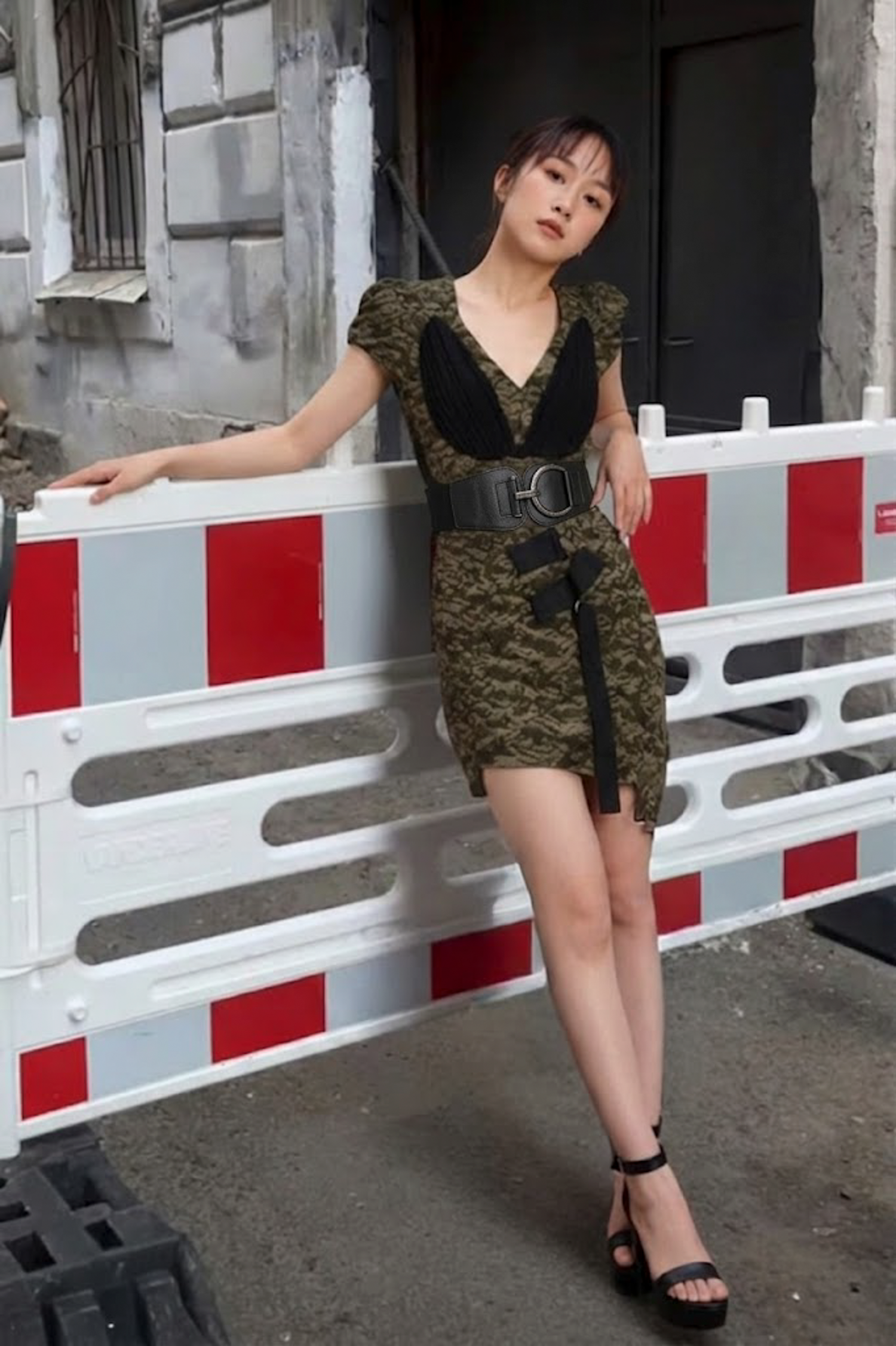 迷彩緹花立體剪裁背心裙