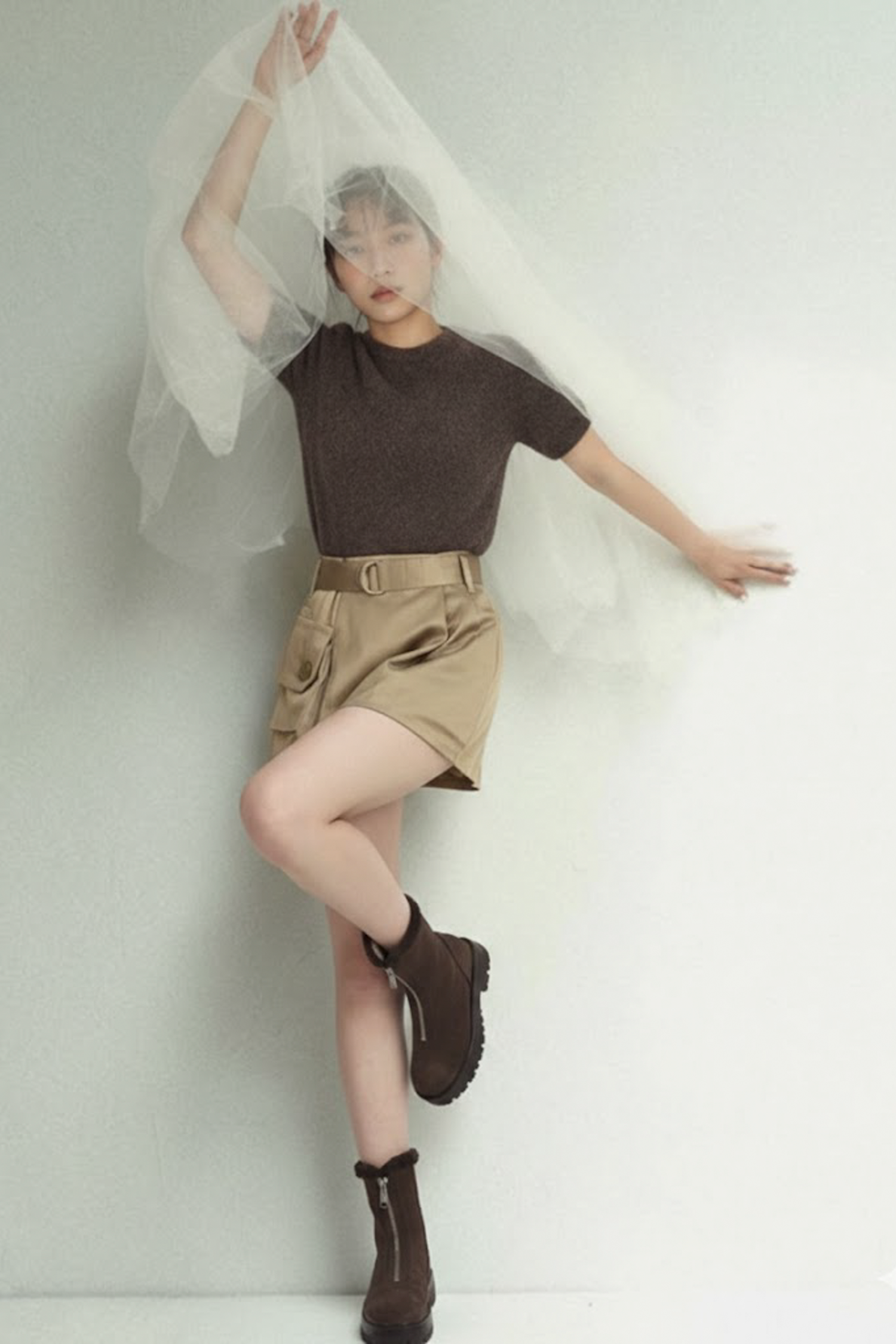 咖啡色麻花編織短袖毛衣