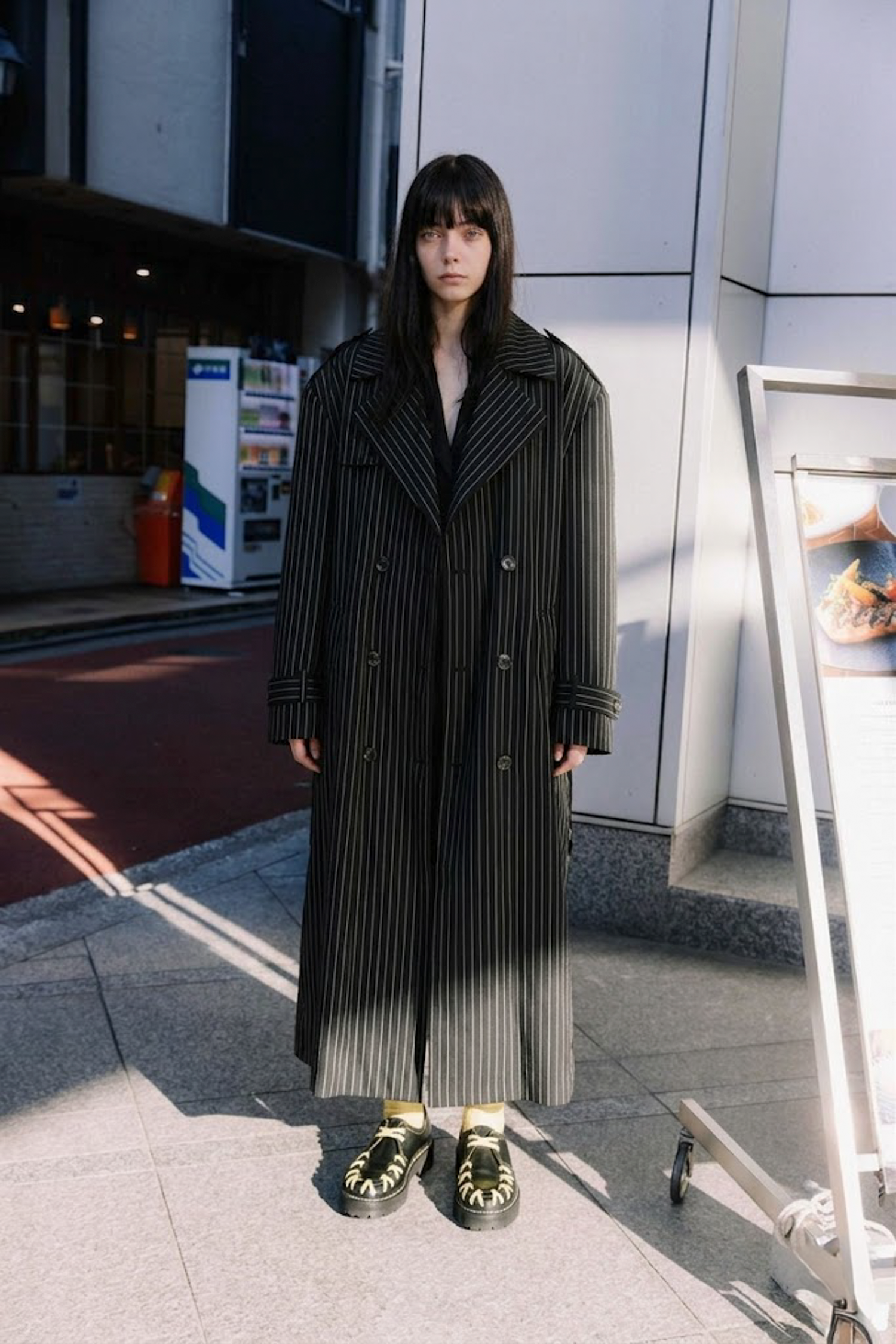 細條紋雙排釦解構長版風衣大衣 (Oversized Pinstripe Double-Breasted Trench Coat)